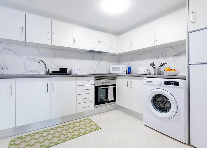 1j. Cozy Flores With Pool Apartamento