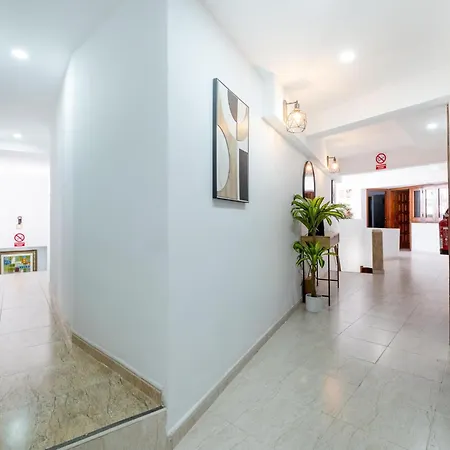 1j. Cozy Flores With Pool アパート