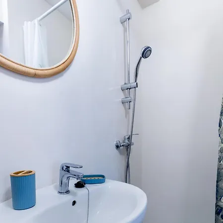 1j. Cozy Flores With Pool アパート *