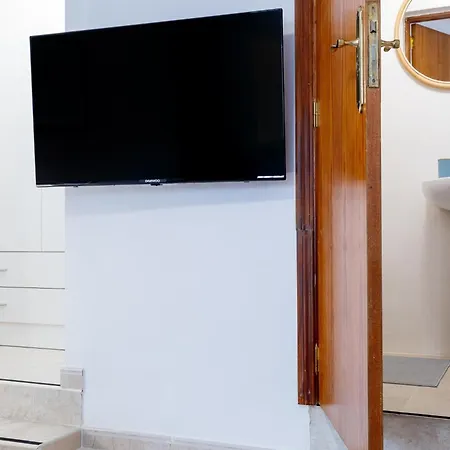 アパート 1j. Cozy Flores With Pool *