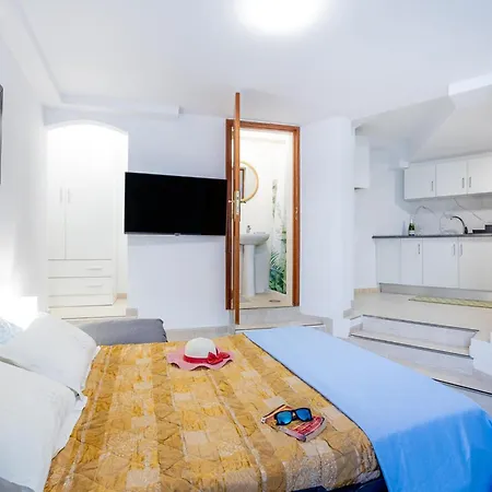 1j. Cozy Flores With Pool Apartment Costa Adeje (Tenerife)