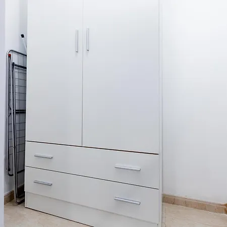 1j. Cozy Flores With Pool アパート