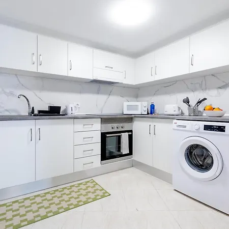 1j. Cozy Flores With Pool アパート